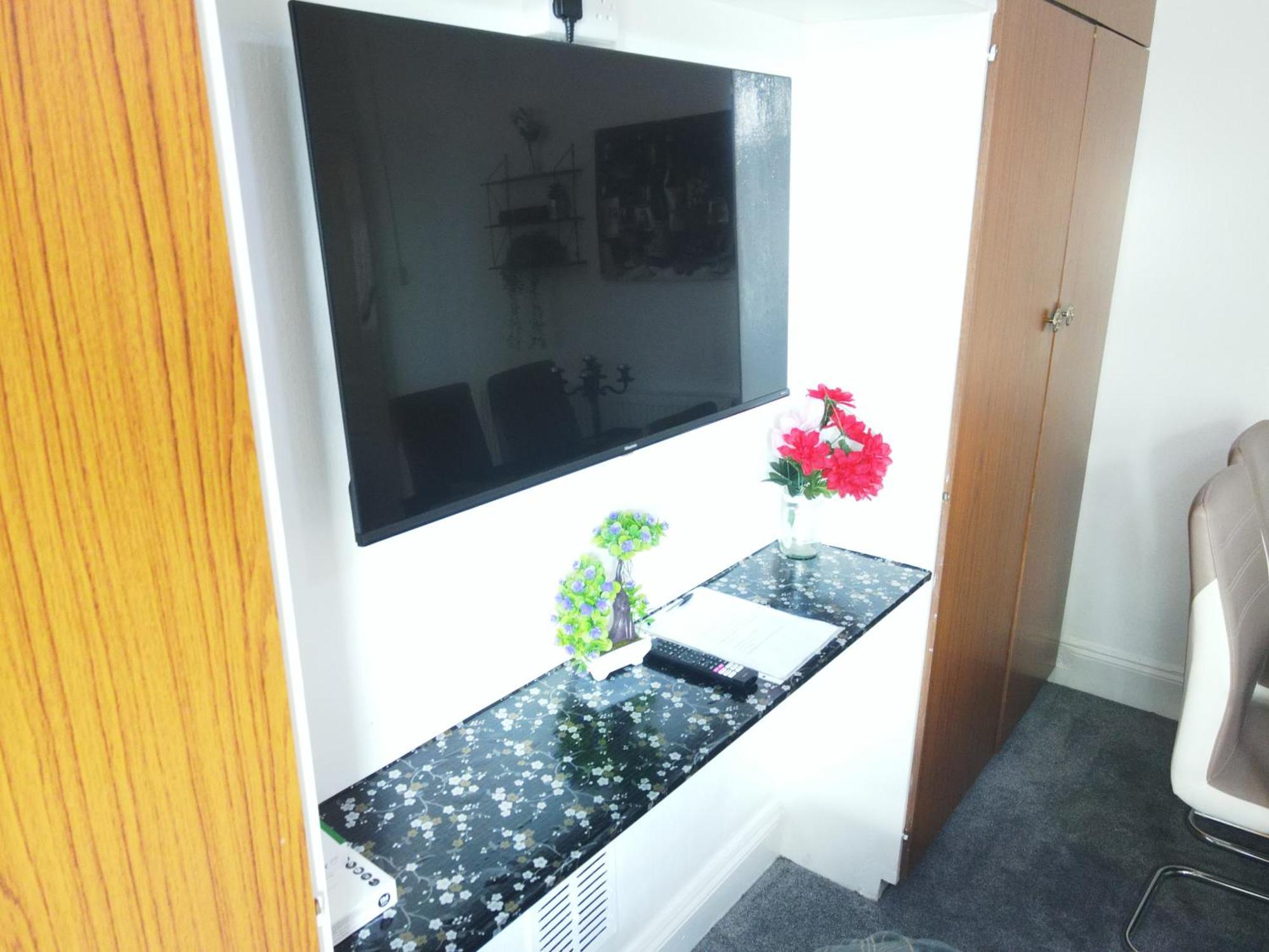 Service Accommodation 2 Bed Room Apartment In Newport South Wales Near Celtic Manor Icc Wales Kültér fotó