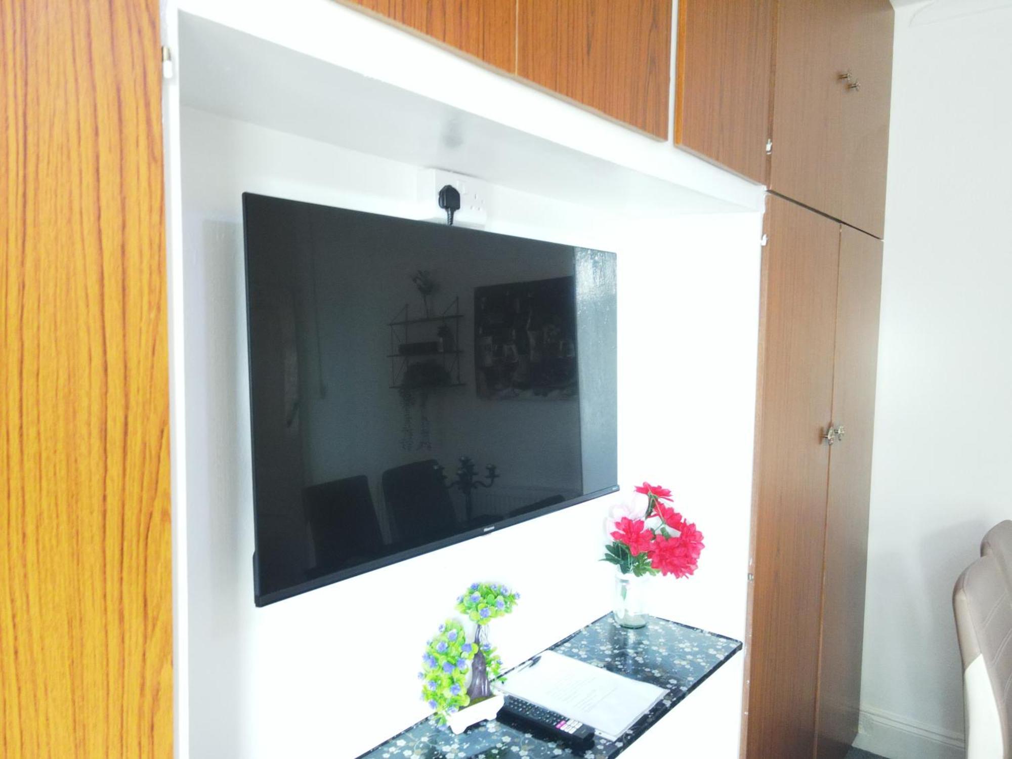 Service Accommodation 2 Bed Room Apartment In Newport South Wales Near Celtic Manor Icc Wales Kültér fotó
