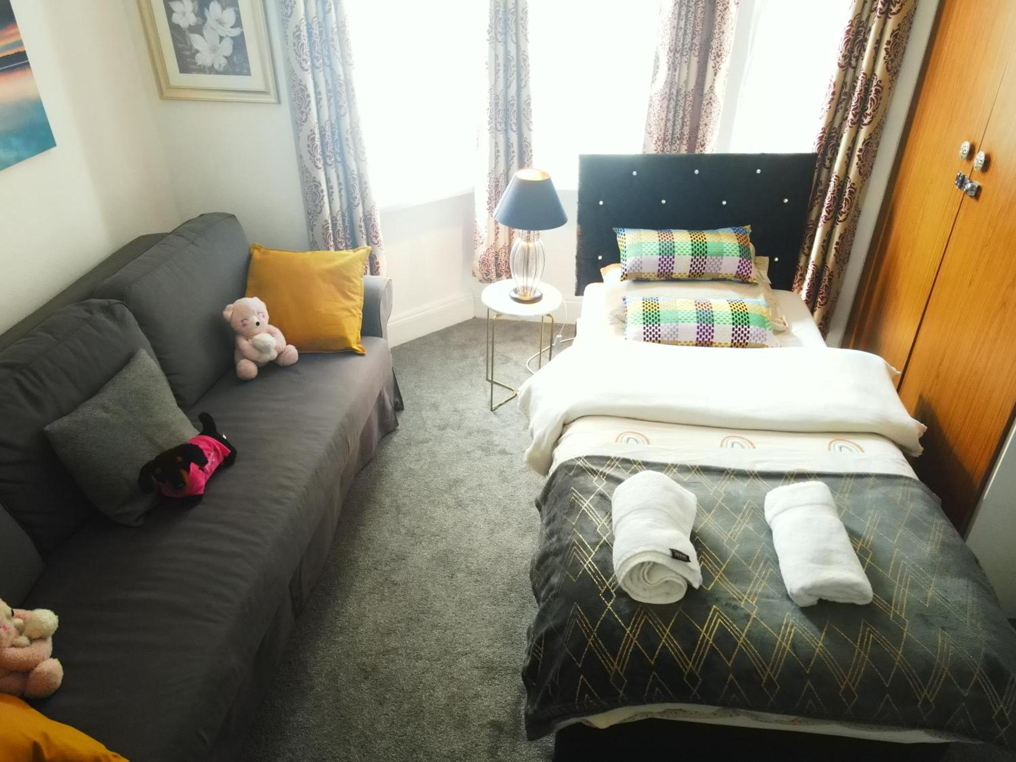 Service Accommodation 2 Bed Room Apartment In Newport South Wales Near Celtic Manor Icc Wales Kültér fotó